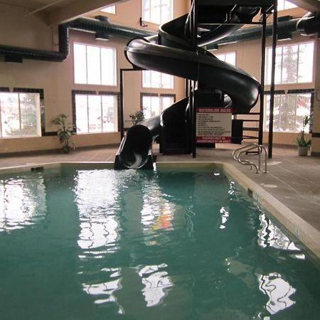 Super 8 By Wyndham Fort Nelson Bc Екстериор снимка