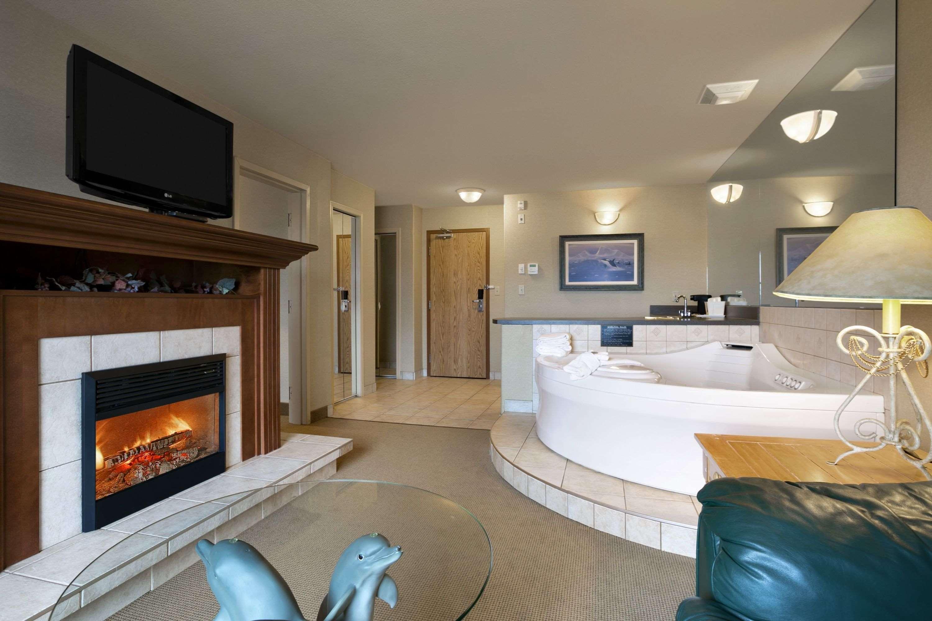 Super 8 By Wyndham Fort Nelson Bc Екстериор снимка