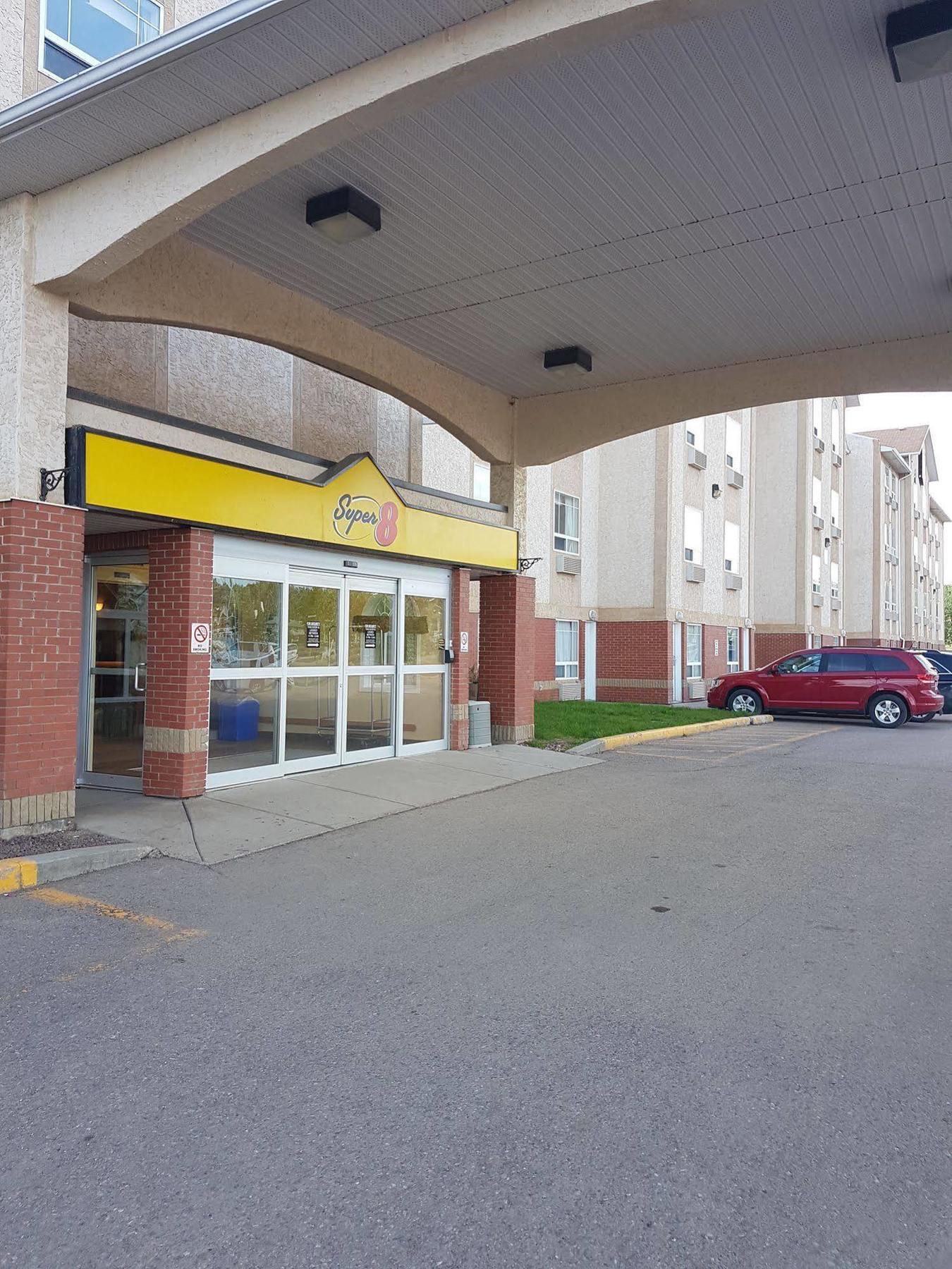 Super 8 By Wyndham Fort Nelson Bc Екстериор снимка